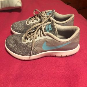 Nike youth athletic shoes size 5.5